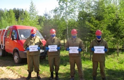 смоленские лесные пожарные присоединились к флешмобу «Оставайтесь дома!» - фото - 1