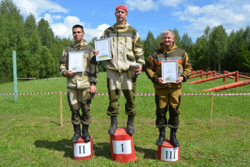 20 июля на территории Демидовского лесничества прошел конкурс на звание лучшего лесного пожарного - фото - 1